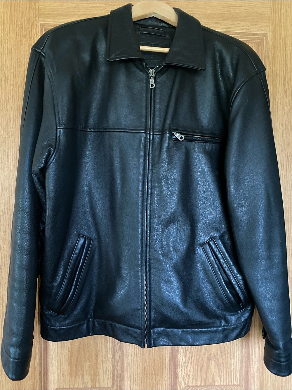 Roundtree & Yorke Black Leather Bomber Jacket
